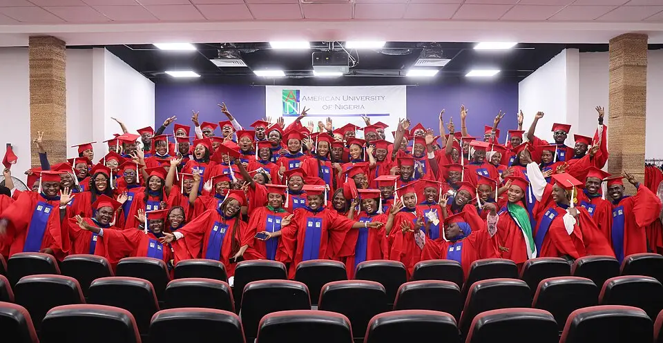 MUA Wisuda